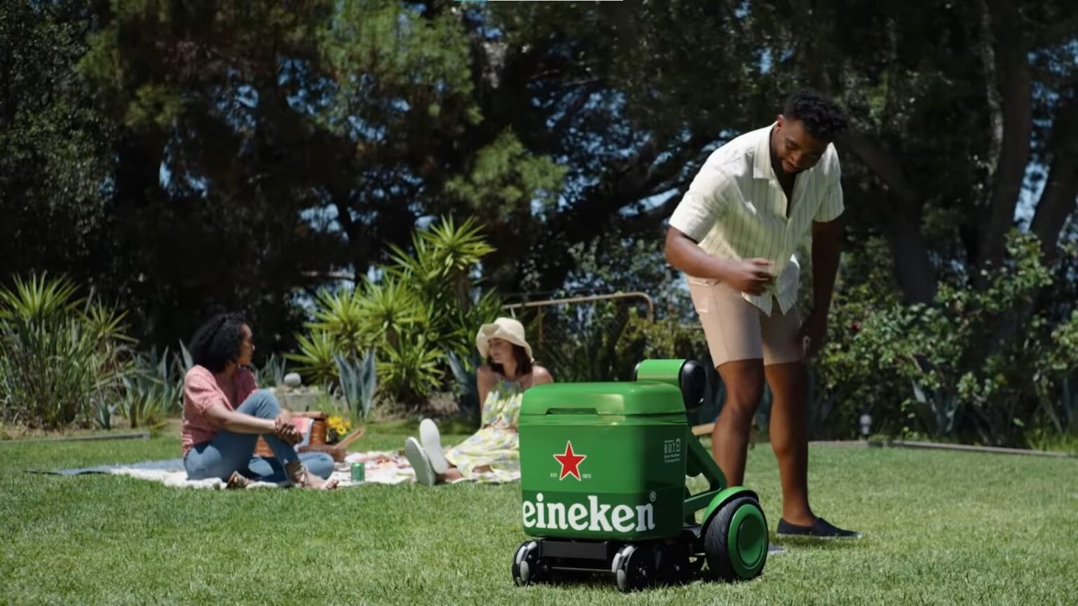 Heineken cria cooler robotizado que ira transformar o seu jeito de beber cerveja capa