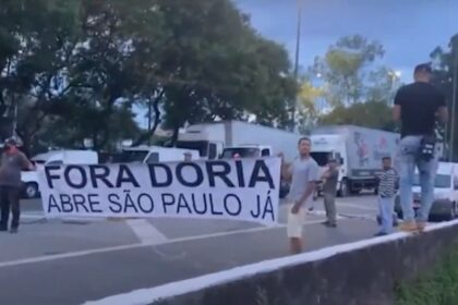 Lockdown: Caminhoneiros fazem protesto e bloqueiam dois pontos em SP, veja